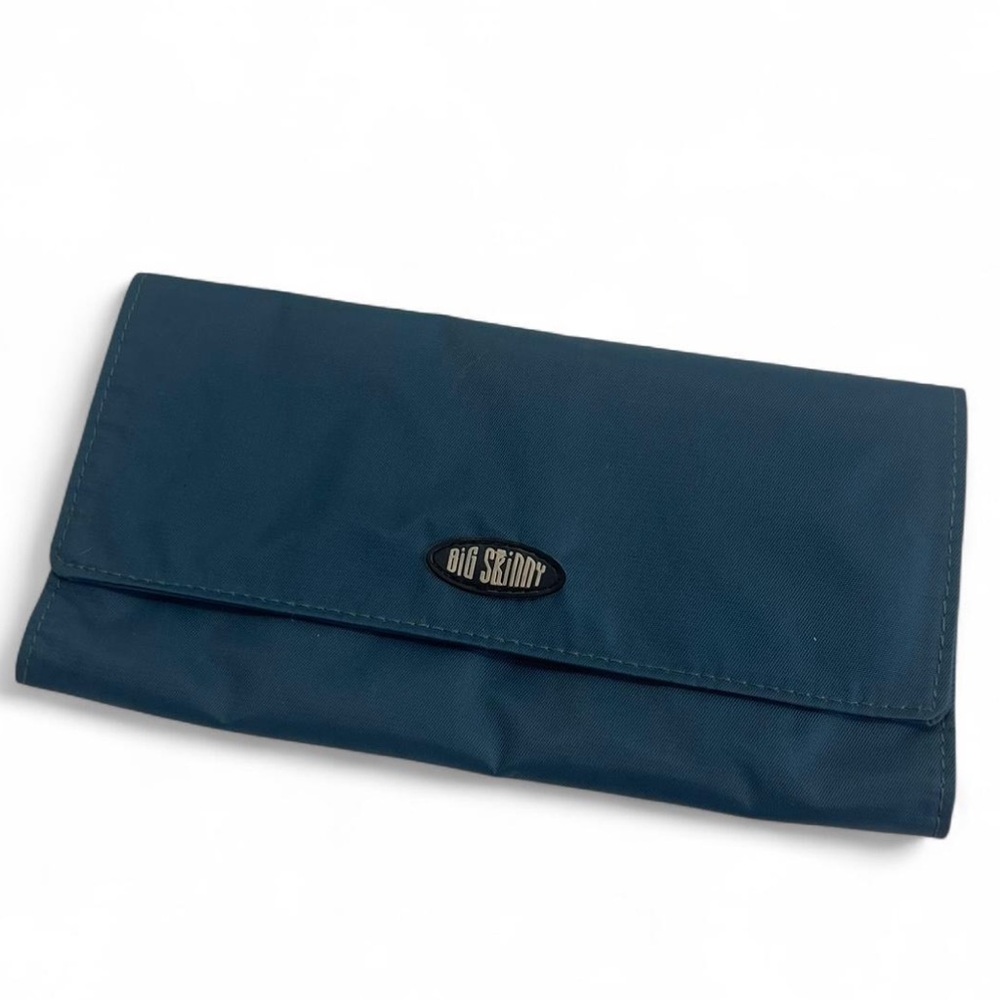 Blue Key & Card Holder